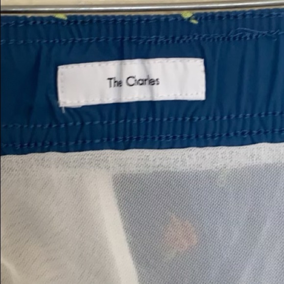 Onia XXL, Charles Trunks 7” Hibiscus Embroidery - Picture 4 of 5